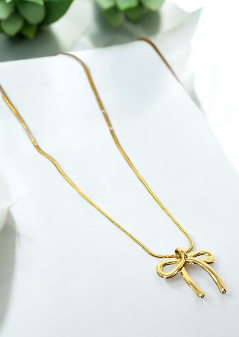 Bow-tiful Necklace